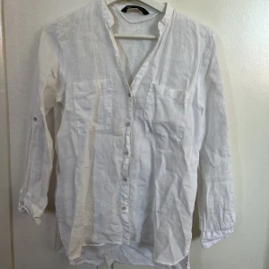 Skjorta Zara - Vit skjorta från Zara.🤍