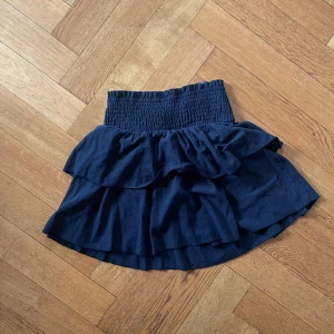 Svart kjol - Svart kjol, perfekt när de varmt väder