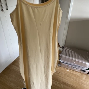 Klänning  - ”Skims” klänning från Shein, super fin och väldigt skön i materialet plus färgen är 😍. Skicka för fler bilder 