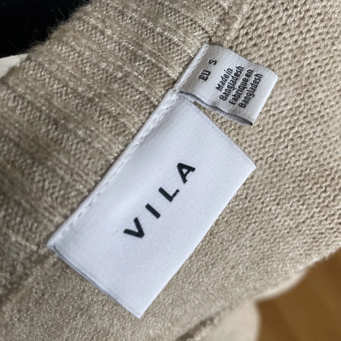 Stickad tröja, Vila - 90