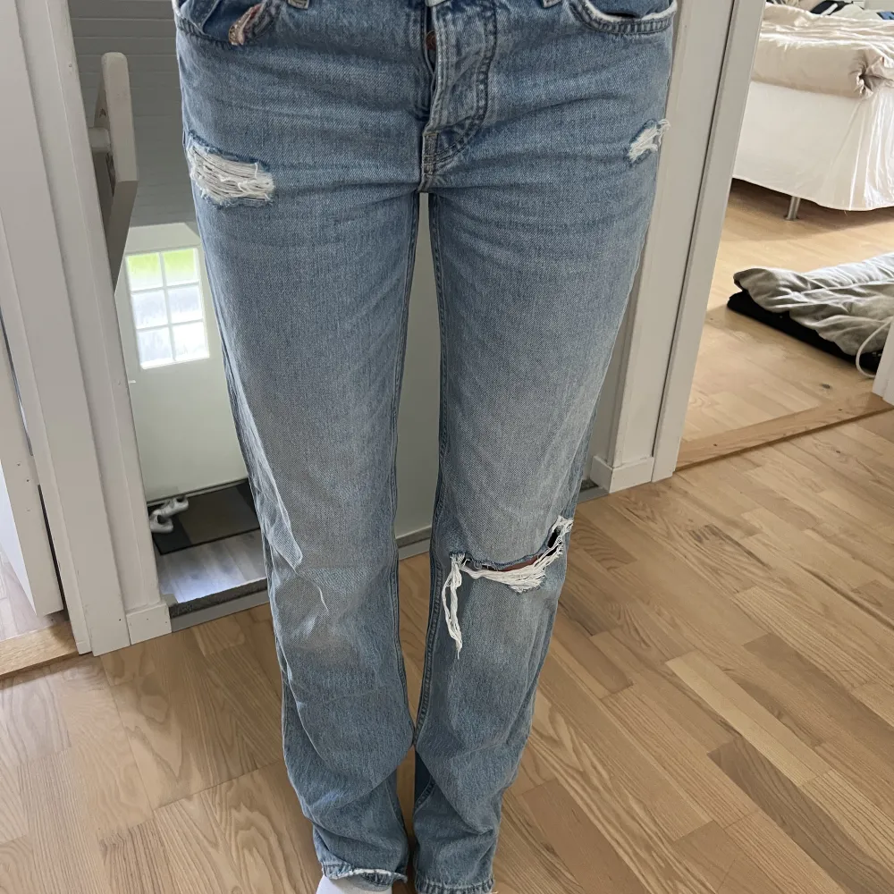 Jätte sköna jeans från lager 157! Super fina och passar tills allt. Endast använda 1 gång❣️. Jeans & Byxor.