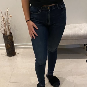 Jeans - Jättefina och stretchiga jeans från zalando (only) Säljer för jag inte får användning av dem mer. Pris går att diskuteras🙌