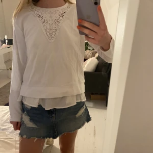 Ralph Laurent tröja - Så fin tröja från Ralph Laurent. Väl använd men fortfarande fint skick. Storlek 16år barn storlek. Sitter bra på mig med xs/s. Köpt för ca 900 säljer för 200