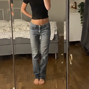 Jeans  - Fina jeans i bra skick säljer då de inte kommer till användning längre💗