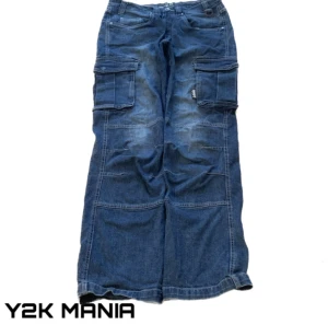 Baggy cargo jeans - Baggy cargo jeans y2k, strl 34/36, använd gärna köp!