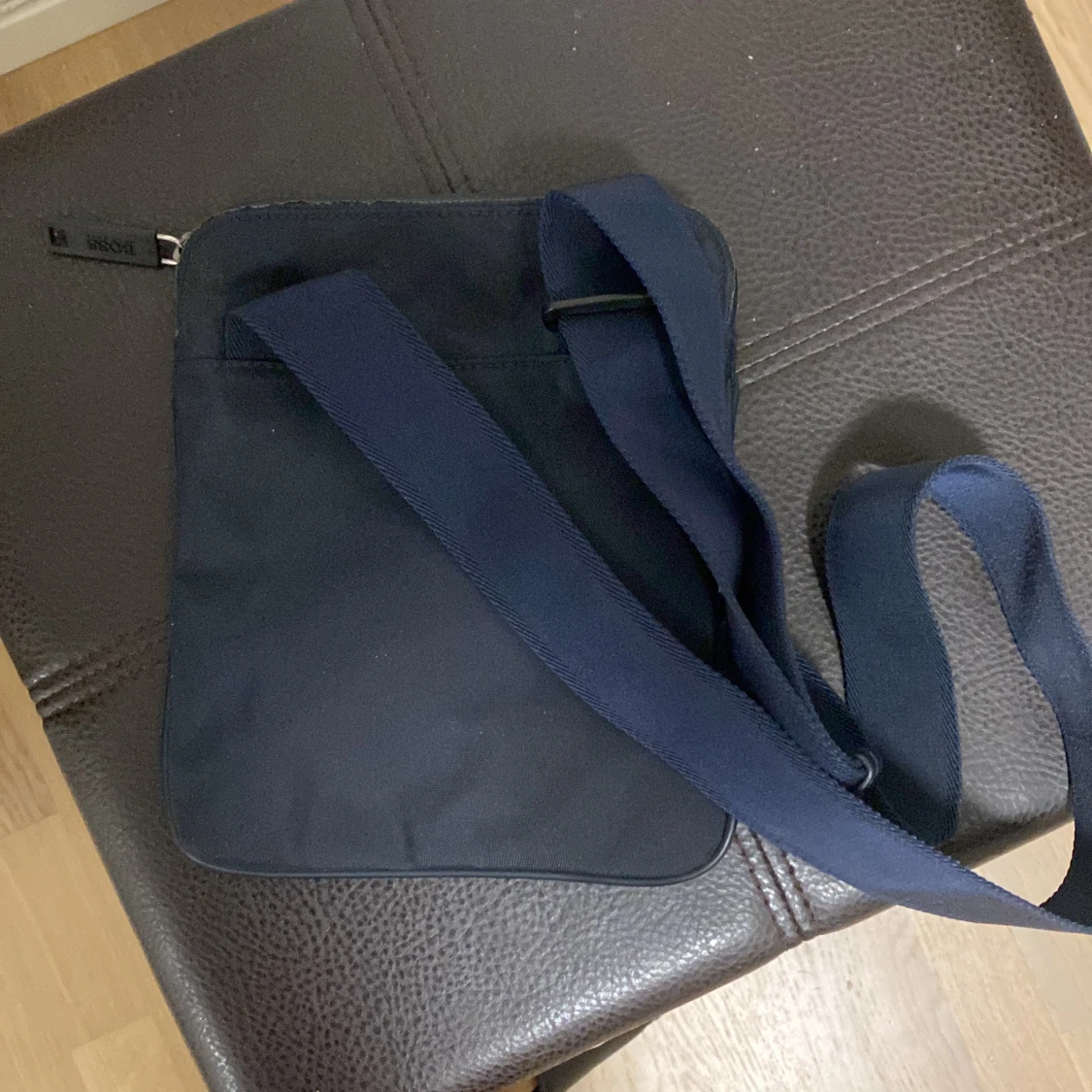 Hugo boss väska  - 91