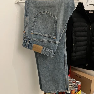 Weekday jeans space - I princip oanvända, bara testade Storlek 29/30
