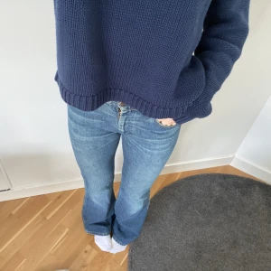 Wrangler jeans - Skitsnygga lågmidjade jeans från wrangler💕strl 29/34 passar s och långa i benen🙏🏼