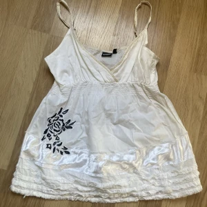 Linne/topp - Jätte fin topp i storlek 36/38