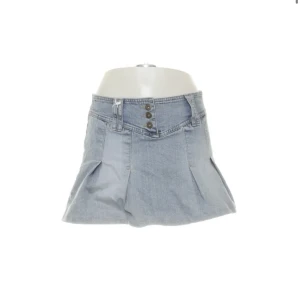 Jeanskjol - Snygg jeanskjol från edc by esprit! köpt på sellpy men passade ej tyvärr