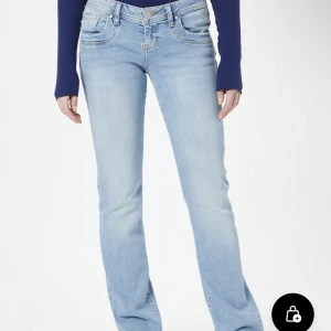 Ltb botcut jeans,strl 27 x 32 - Aldrig använt! Skriv för egna bilder✨✨