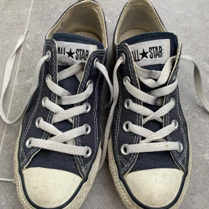 Converse - Fina blå låga Converse stl 36.