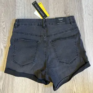 Helt nya shorts, perfekt till sommaren! 🎀 köp gärna genom ”köp nu” 