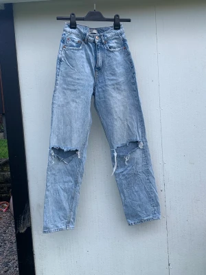 Jeans  - Straight jeans från Gina Tricot i nyskick och inga tecken på användning. 