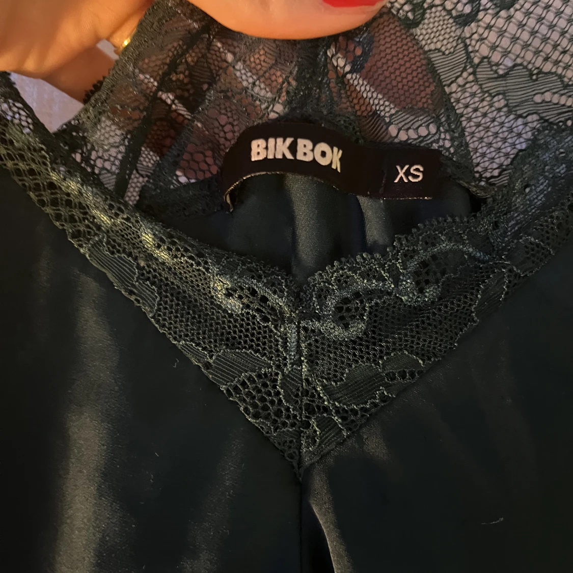 Mörkgrönt spetslinne  - 91