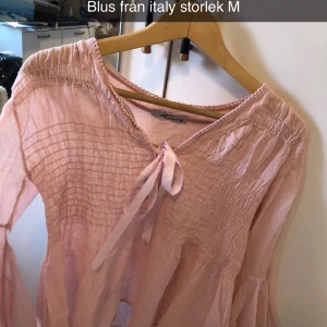 Puderrosa blus - Blus från Italy storlek M