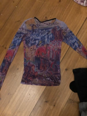 Nylon tröja - Nylon skinny tröja med coolt mönster av Street painting 