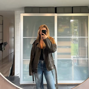 Skinnjacka - Skinnjacka från zara, mycket bra skick!