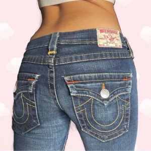 True religion jeans  - Säljer mina true religon jeans som tyvärr inte har kommit till användning 💝 storlek 26 men passar även större 💕 pris kan diskuteras!! 