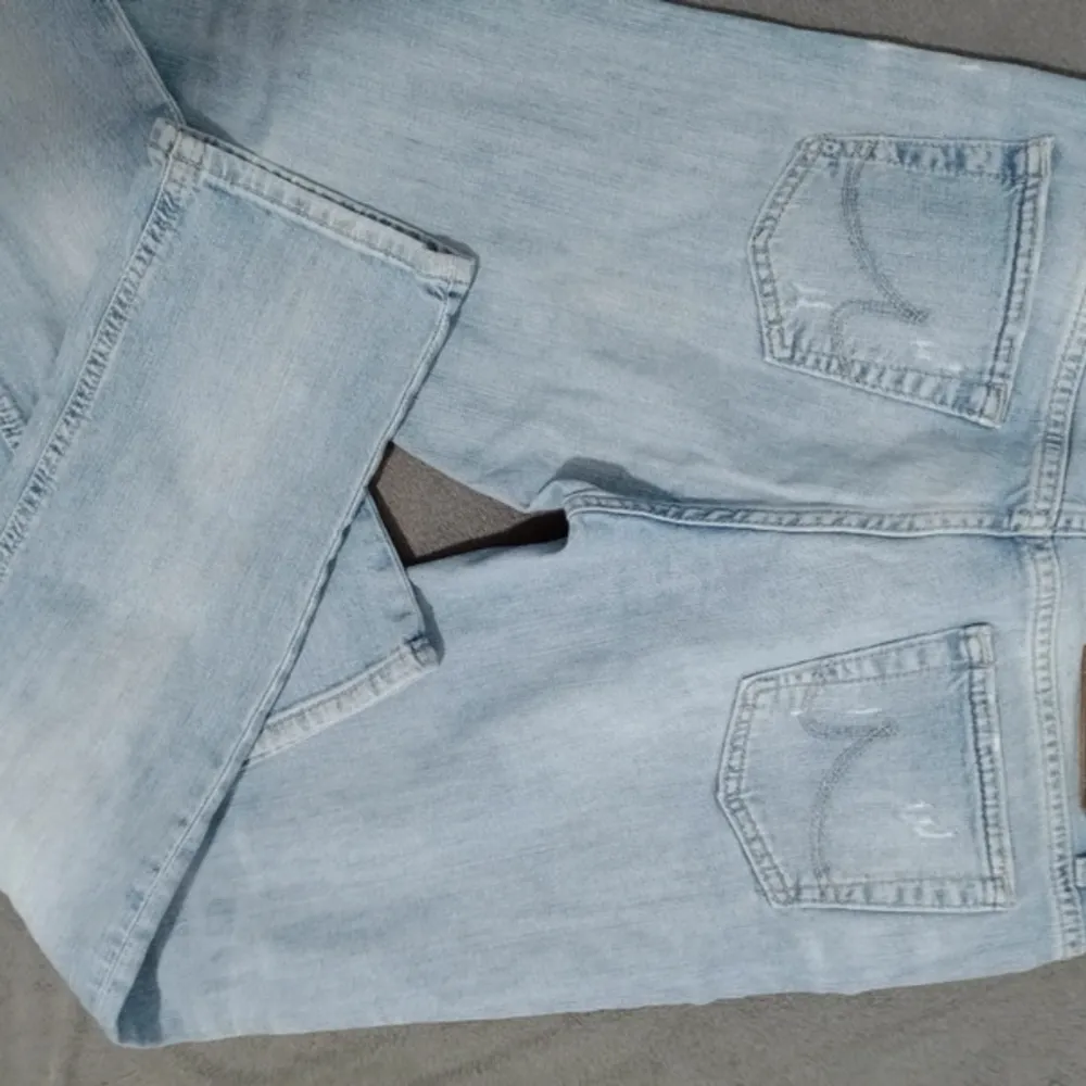Super fina jeans, tyvär för små för mig . Jeans & Byxor.