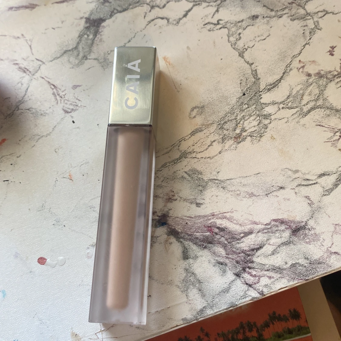 Caia concealer