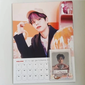 Skz mini 2023 seasons greetings poster - Alla posters förutom leeknow! DM FÖR ATT KÖPA!! Frakten är inte inkluderat i priset! SWISH BETALNINGAR BARA! 