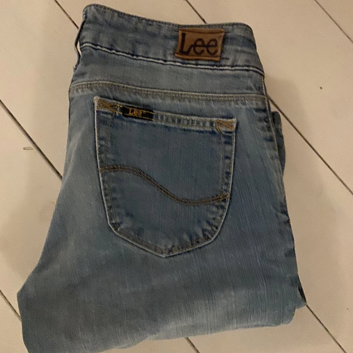 Populära lee jeans - 90