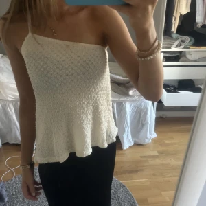 Topp - Aldrig använt strl s pris 100kr