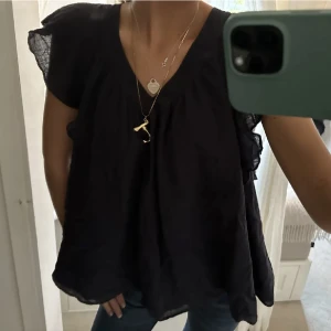 Cos blus - Säljer denna fina topp från cos 