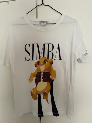 T shirt  - Lejon kungen 