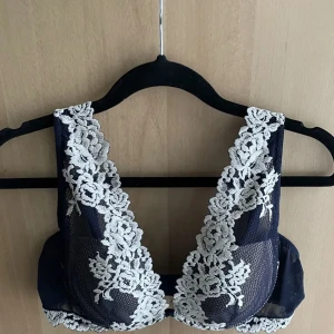 Intimissimi BH - Säljer denna BH. Bra skick!👍80c Köptes här på Plick men passar inte mig😊💗