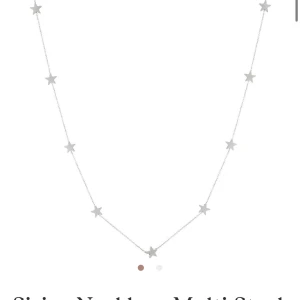 Silver halsband  - Silver halsband med stjärnor från edblads. Använd typ 2 gånger så jag bytt till silver men jätte fint att ha den till något mer halsband och matcha