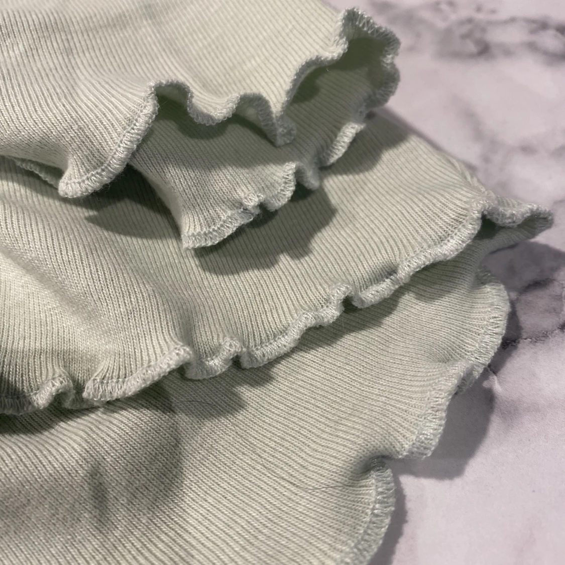 DIVIDED grön tshirt croppad (M) - 91