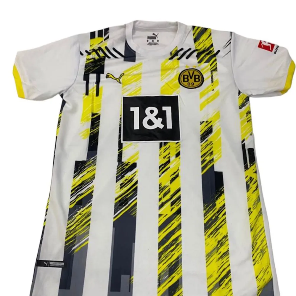 Dortmund fotbollströja . T-shirts.