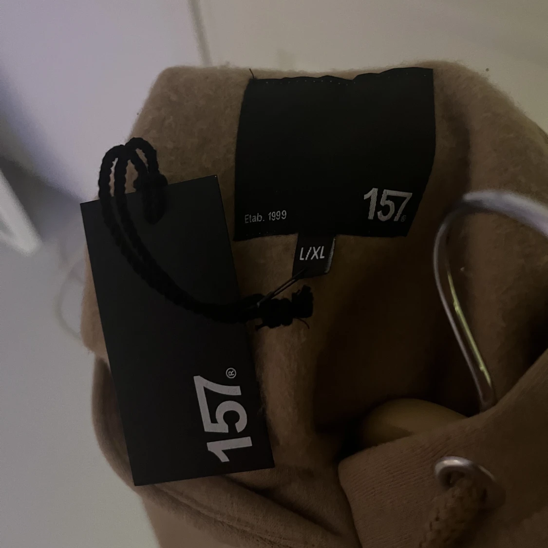 Brun hoodie utan ärmar - 91