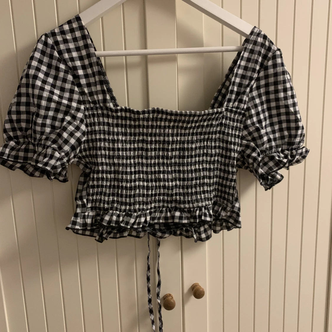 Svart & vit kort topp  - 90