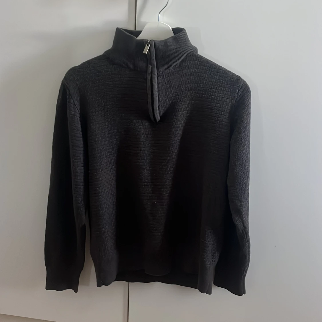 Half zip grå med mönster 