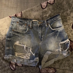 Jeansshorts  - Jeansshorts som är i bra skick.