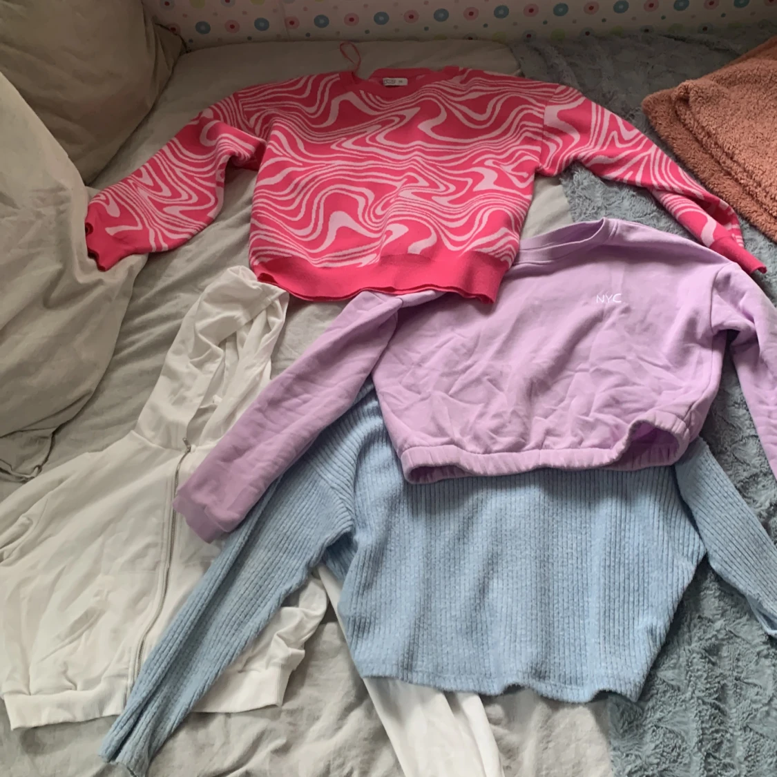 4 tröjor för 100kr