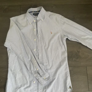 Ralph Lauren skjorta business blå - I väl skick, nypris 1399 kr