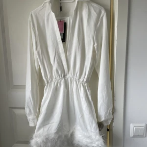 Klänning  - En helt ny klänning från prettylittlethings. 