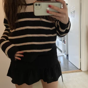 Kjol - Volangkjol från bikbok, storlek S. 100kr skriv för fler bilder ❤️