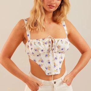 Chiquelle topp - Topp från chiquelle, ny! Storlek 36. Passade tyvärr inte min byst. Passar XS