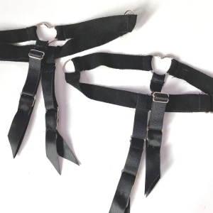 Strumpebandshållare  - Säljer mina strumpebandshållare från hunkemöller, den kostade rätt mycket när jag köpte dem ca 170kr. Säljer dem mycket billigare eftersom jag inte tyckte dem fyllde funktion och bara ramlade ner på mig. 