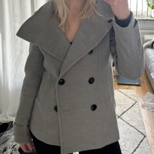 Grå kappa hm - Så fin grå kappa från hm💗