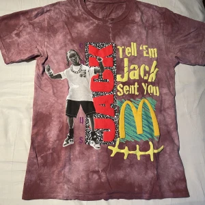 Travis scott cactus Jack tröja - Använd 1 gång  Skick 9,5/10 Säljer den då den inte kommer till användning