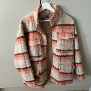 Färgad vårjacka - Färgglad vårjacka 