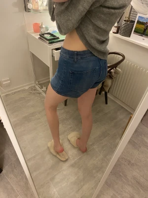 Shorts - Snygga shorts i storlek 36 från Hm. Fint skick 💗 säljer åt en kompis! 