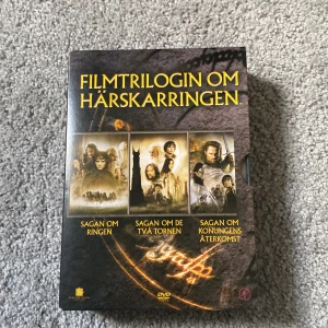 Filmtrilogin om Härskarringen DVD - Samlingen innehåller totalt 6 st DVD  Sagan om ringen  Sagan om de två tornen  Sagan om konungens återkomst   Bra skick! Köparen står för frakt     