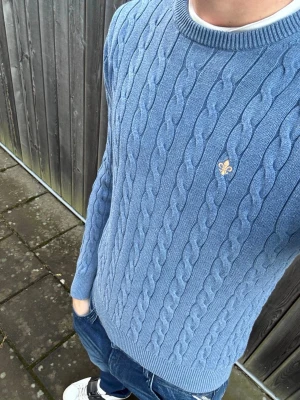 Morris Kabelstickad tröja  - Blå Morris Kabelstickad tröja | Storlek S | Grymt skick! | Ställ gärna frågor 🙌🏼